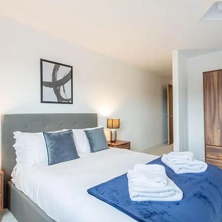 Apartman Bright And Spacious 2 Bedroom In