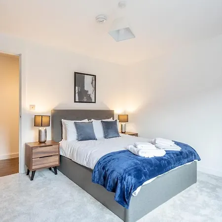 شقة Bright And Spacious 2 Bedroom In