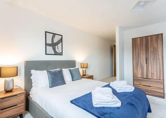 شقة Bright And Spacious 2 Bedroom In