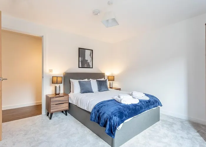 Apartman Bright And Spacious 2 Bedroom In
